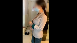 28岁极品嫩少妇露脸半推半就出轨，技术一流