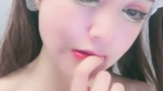 吃货巨乳留学生网红雪格格-前面看性爱视频后面被肉棒插,爽到极点
