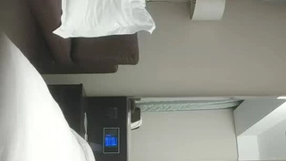 诱惑的小女人，按摩店内春色无边，23岁娇俏小姐姐，玲珑玉体横陈，水流汩汩被花式插入