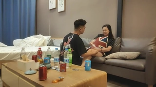 男人本色视频在线观看中山大学离婚女教师酒店自拍做爱