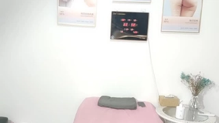 光头探花营业肉感骚熟女，