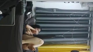 贺氏Y太婊子人妻大叫着让人一起操她