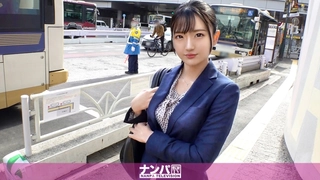 胖女孩在深喉后脸上被精液覆盖