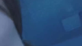 只有这美女才懂自拍桿的用途! 真心漂亮千万不要错过